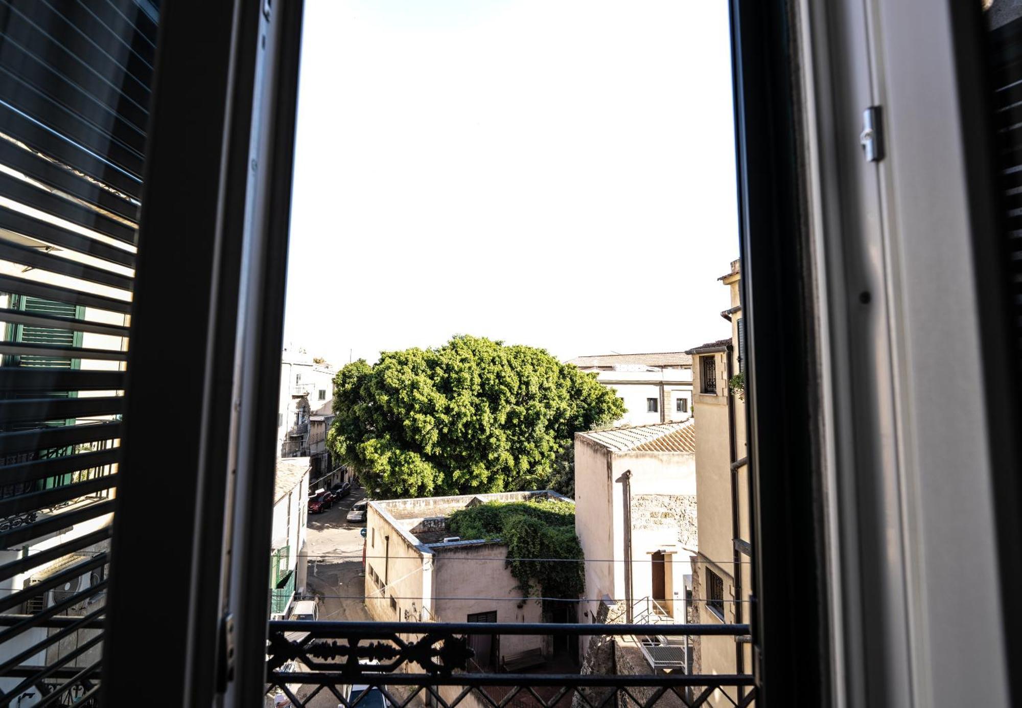 Maison D'Art Orleans ปาแลร์โม ภายนอก รูปภาพ